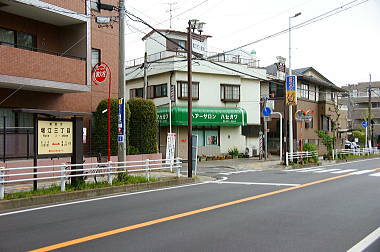 宮前通りから左へ入る