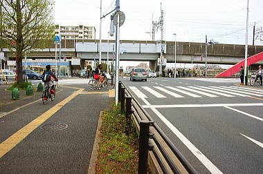 京葉線が見えて来た
