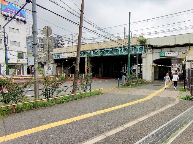 JR王子駅中央口