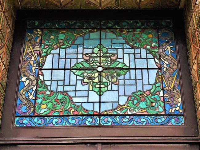 青淵文庫のステンドグラス