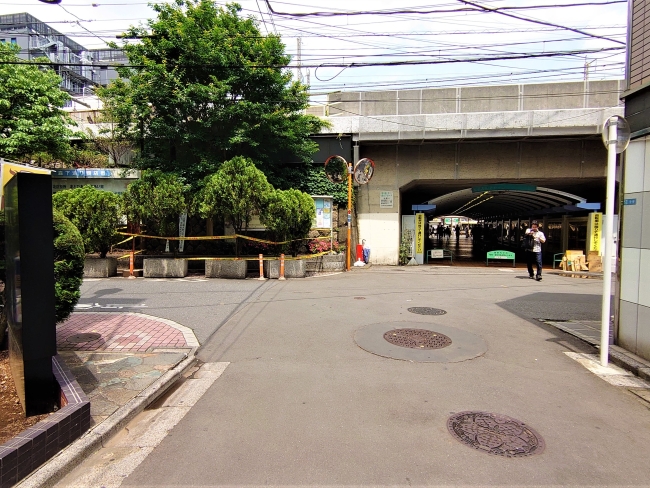 突き当りを左折