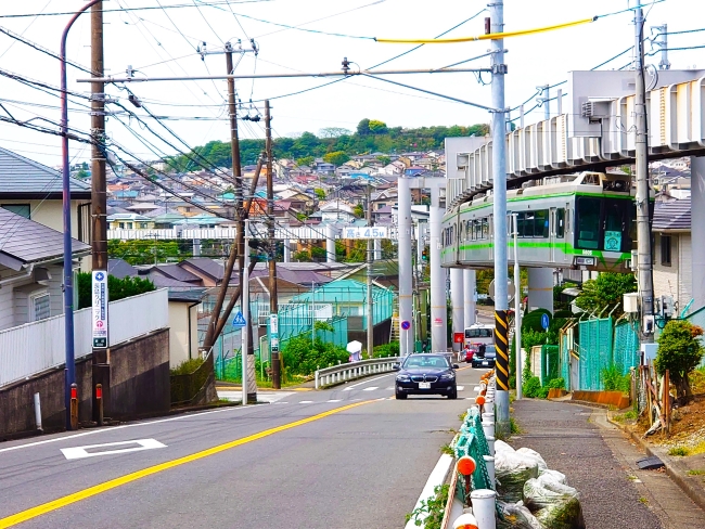モノレールと合流です