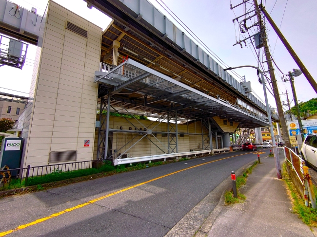 西鎌倉駅（大船駅より路線距離４．７ｋｍ）